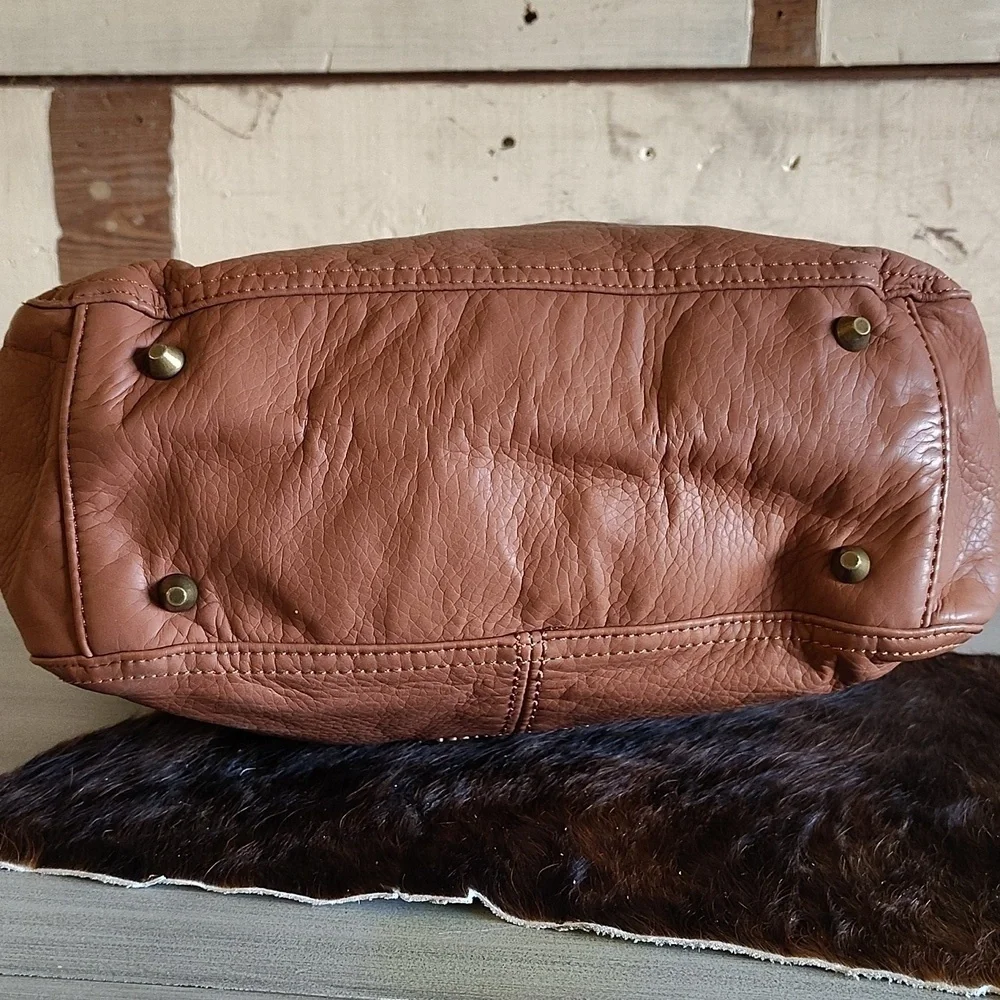 Montana West PU faux leather brown hobo bag with extra zip pouch  zip top